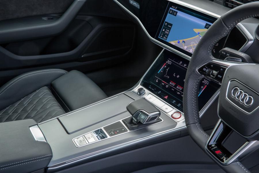 Интерьер Audi S6 Sedan TDI (C8) 2019 года  (UK) (фото 38 из 40)